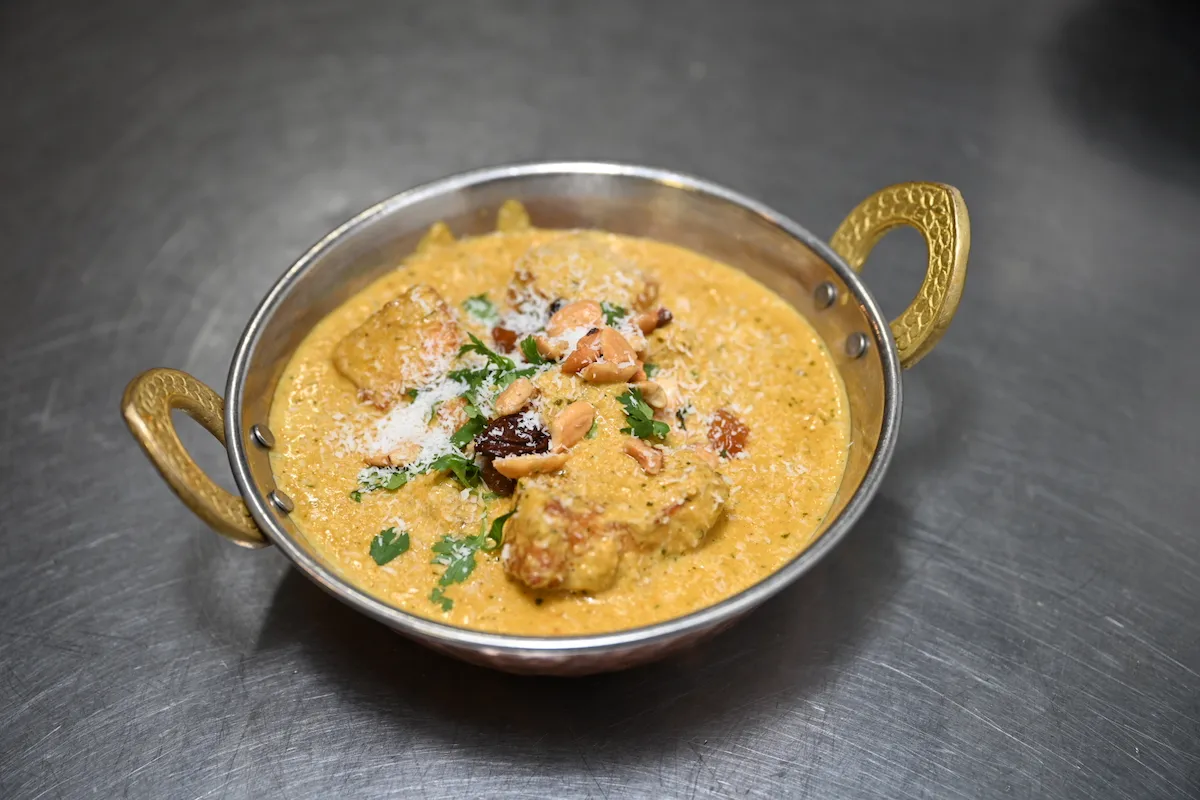 Chicken Korma – Mild and creamy korma with cashews, coconut, and delicate spices | SPICE ROOM Denver